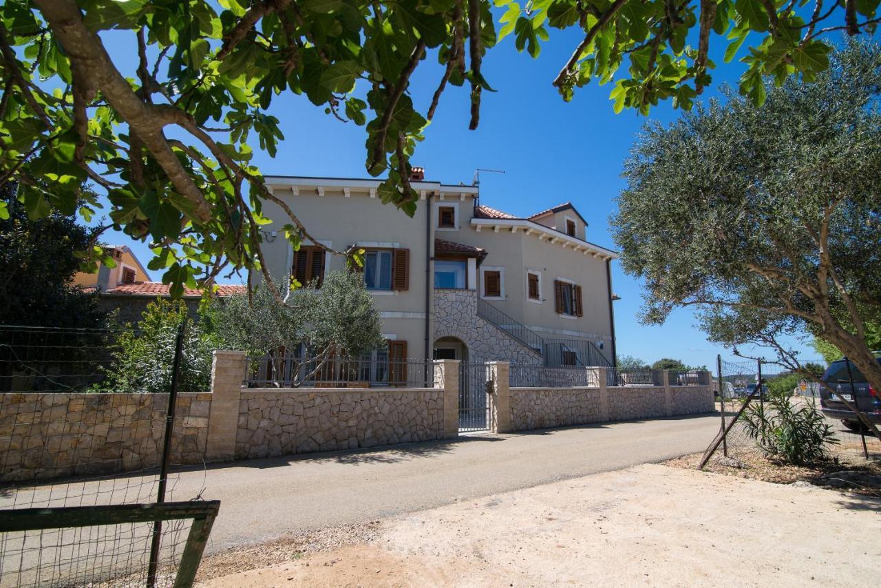 Apartments With A Parking Space Punta Kriza, Cres - 8082 Luaran gambar