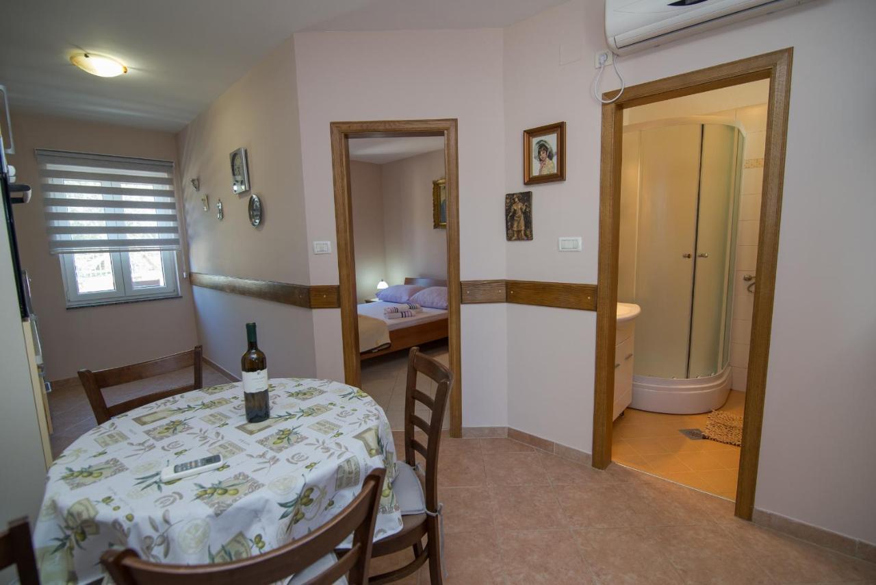 Apartments With A Parking Space Punta Kriza, Cres - 8082 Luaran gambar